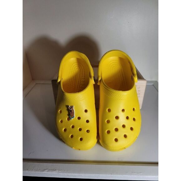 Crocs Classic Clogs with Scooby-Doo Charm - Picture 1 of 6